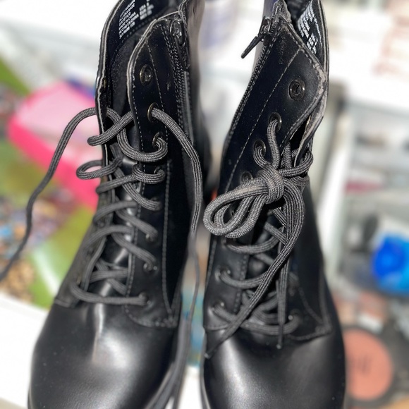 Boots - Picture 3 of 3